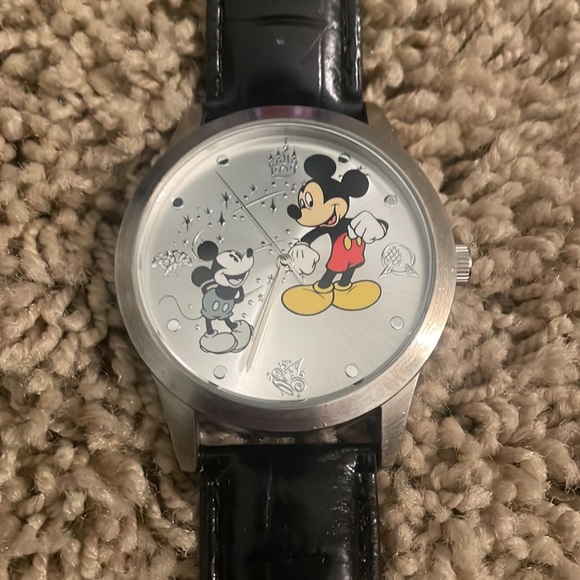 Disney Mickey Through the Years Watch - Picture 2 of 6